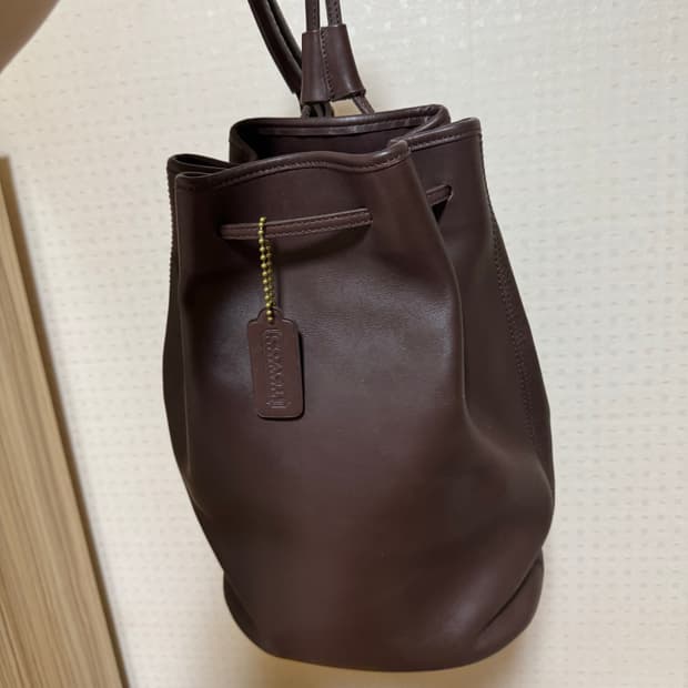 코치 usa 백팩 크로스백 브라운 컬러 희귀템 입니다