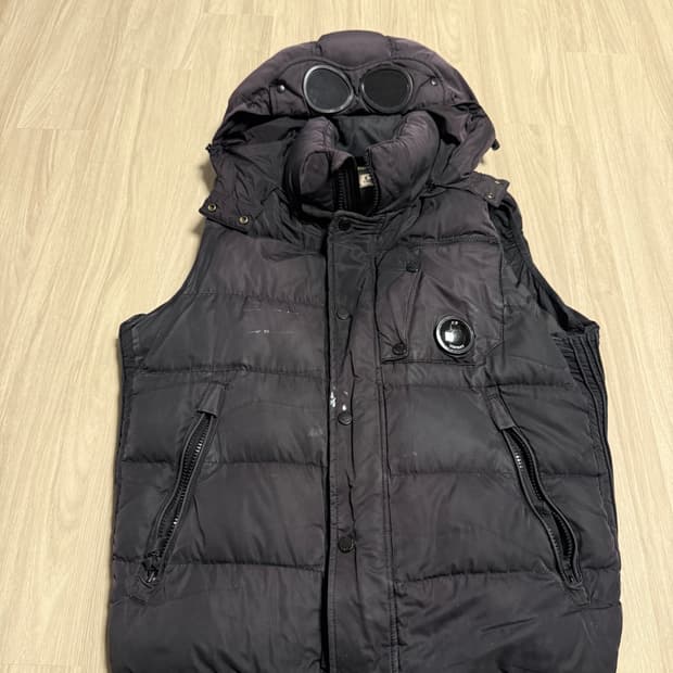 정품 cp컴퍼니 고글 후드 베스트