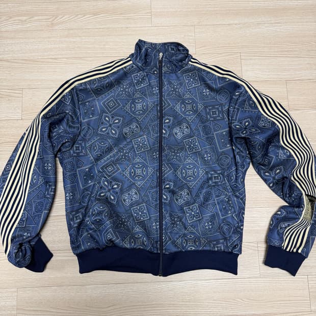 캐피탈 반다나 트랙