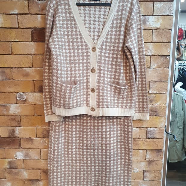 칼 라거펠트 하운드투스 니트 투피스