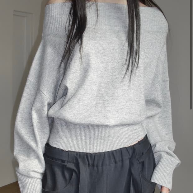 BORNNSKED 오프숄더 니트 그레이