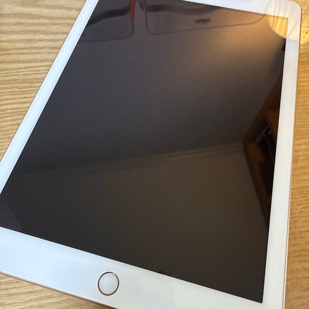 아이패드 6세대 로즈골드 128GB + 애플펜슬