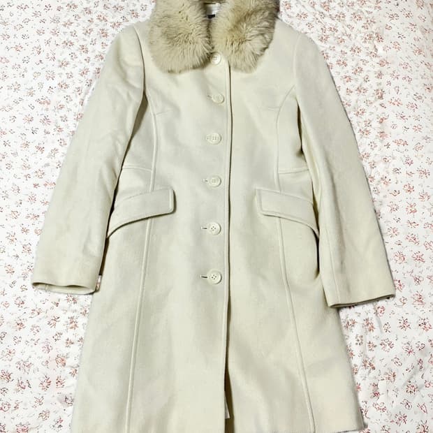 라떼갸루 아이보리 폭스퍼 코트