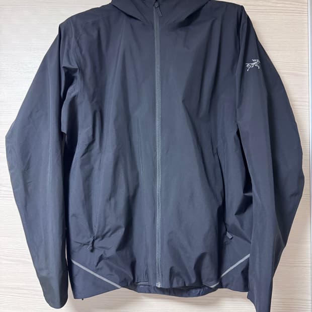 아크테릭스 솔라노 후디 블랙 M