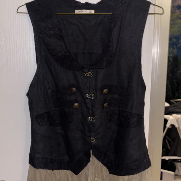 엑시즈 팜 레이스 포인트 빈티지 베스트