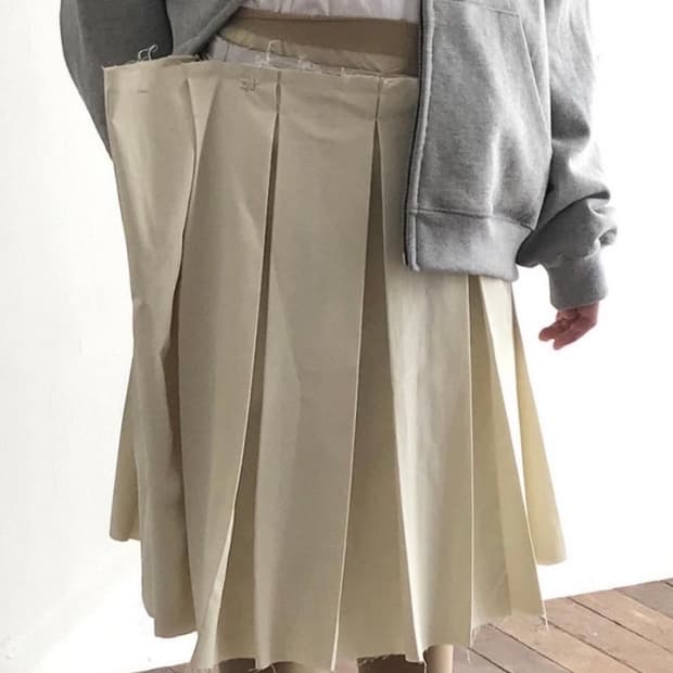 에옹쓰 플리츠 스커트