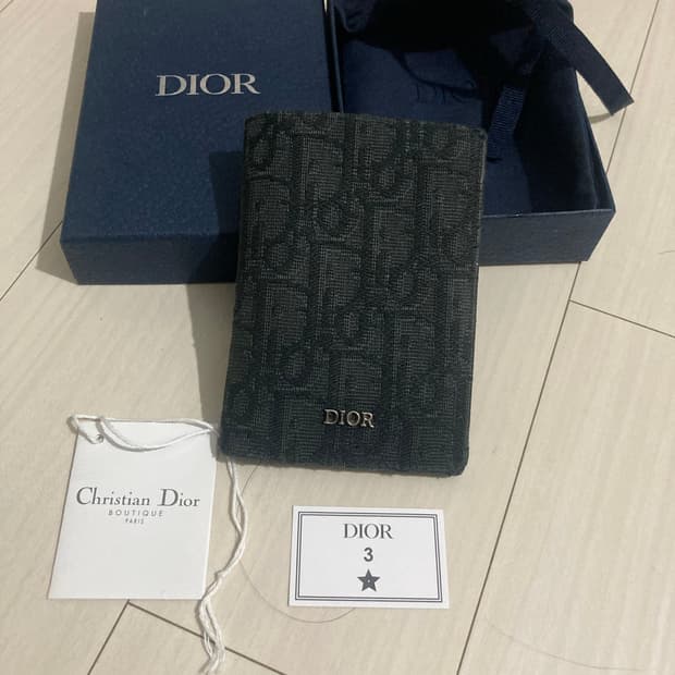 디올 오블리크 오거나이저 카드지갑