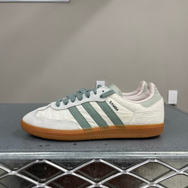 아디디스 삼바 OG 클라우드 화이트 실버 그린 235