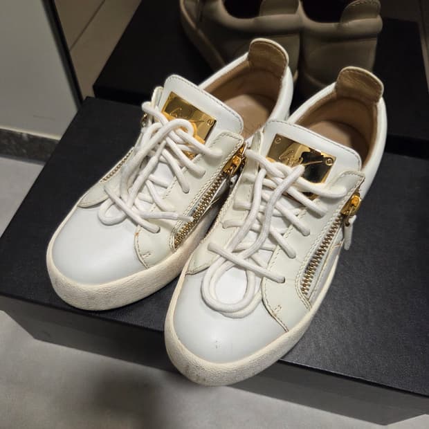 쥬세페자노티 메이런던 여성 225 (신발, 파우치, 박스 풀구성)