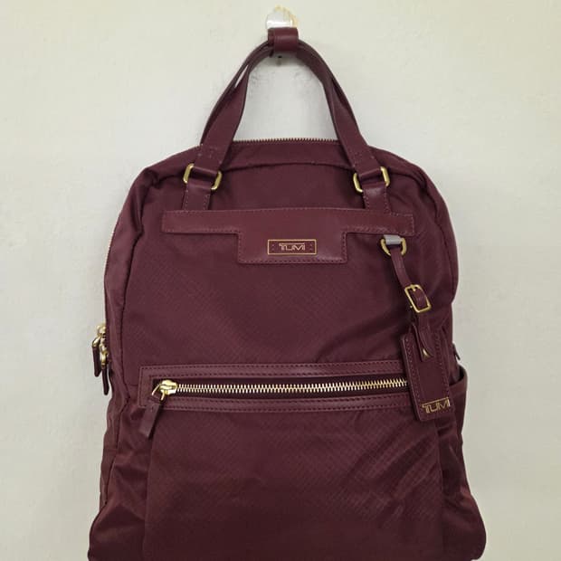투미 여성 버건디 백팩