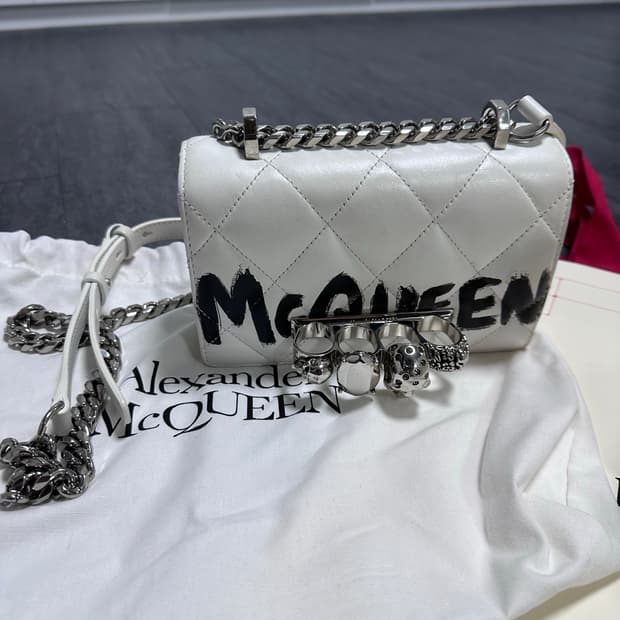 알렉산더 맥퀸 스컬링 숄더백