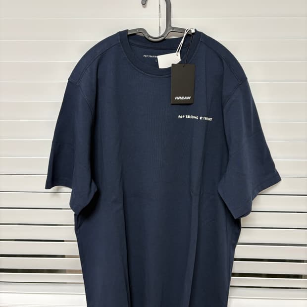 [새상품] 팝트레이딩 컴퍼니 네이비 반팔 L