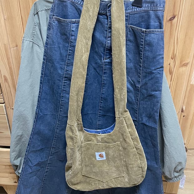 칼하트 코듀로이 크로스백 베이지