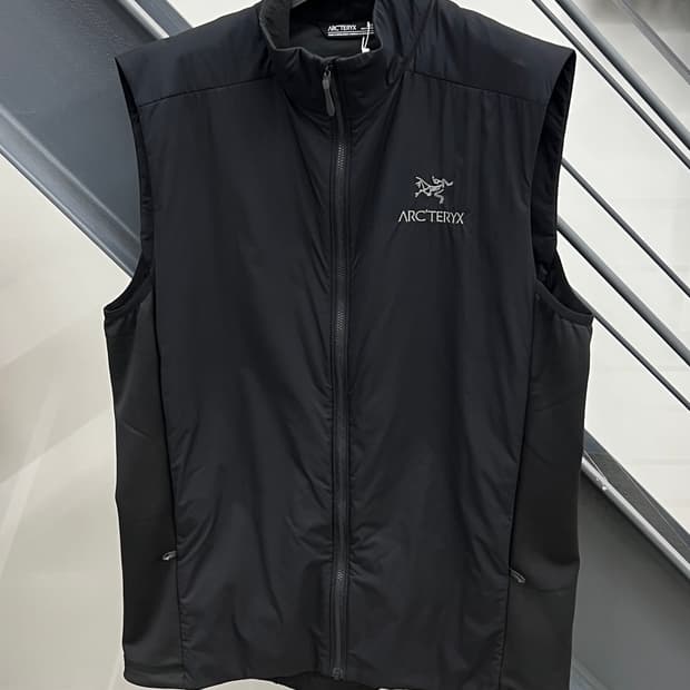 아크테릭스 24FW 아톰 베스트