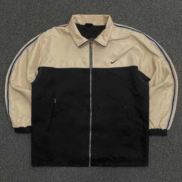 Nike 90,s  나이키 백 자수 스우시 베이지 블랙