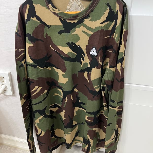 팔라스 카모 롱슬리브 23FW