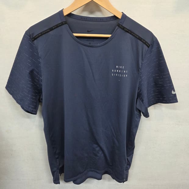 나이키 드라이핏 디비전 라이즈 365 러닝 기능성 반팔 xl
