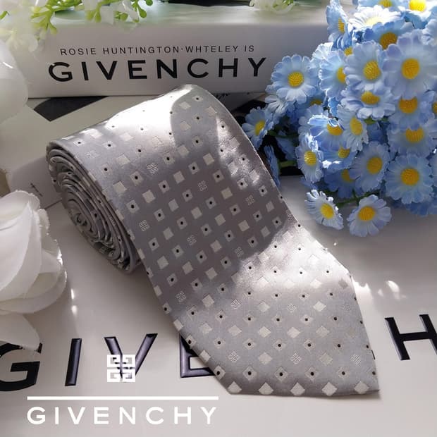 지방시 그레이 로고 자카드 패턴 넥타이 8.5cm A+등급 K2346
