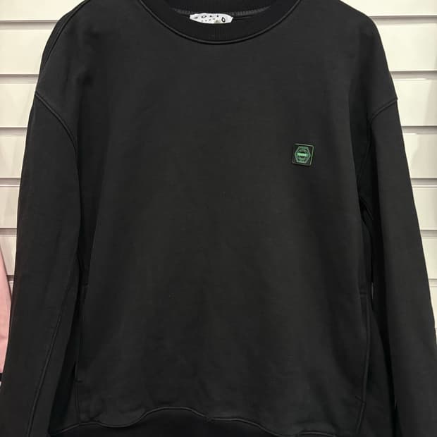 솔리드옴므 블랙 맨투맨 105