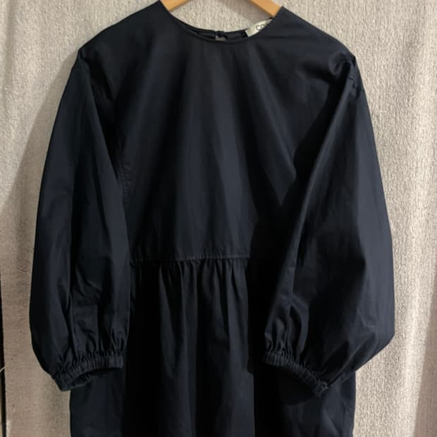 Cos 코스 어드저스타블 블라우스