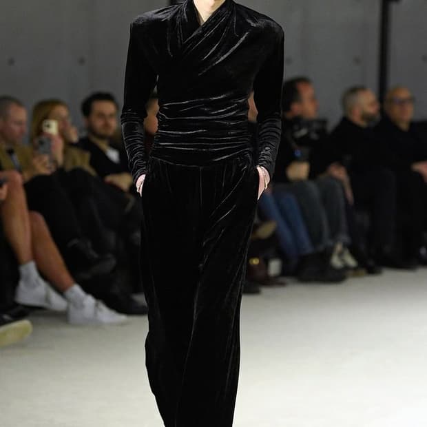 생로랑 23aw 벨벳 탑