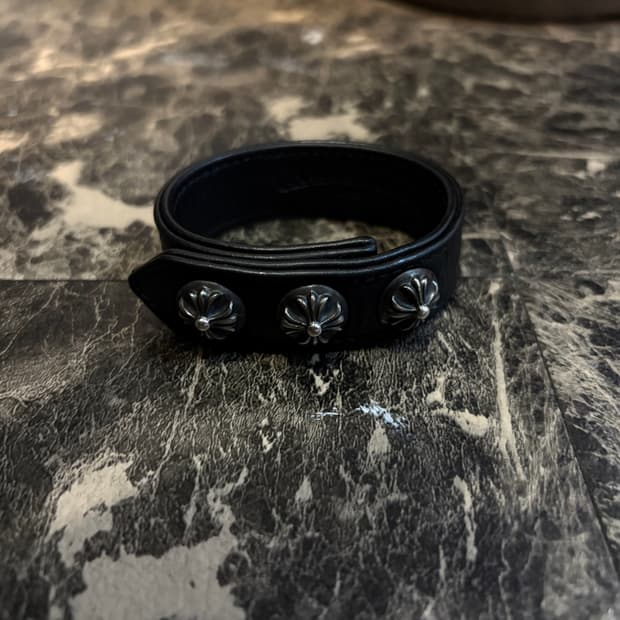 os)크롬하츠 3버튼 레더팔찌