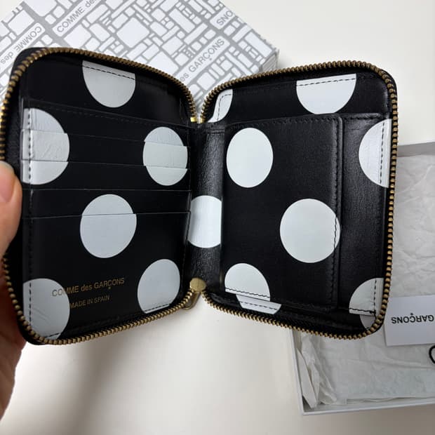 꼼데가르송 도트 지갑
