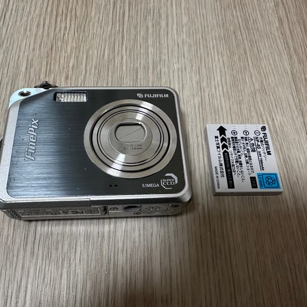 후지필름 파인픽스 V10 Y2K 디카 카메라