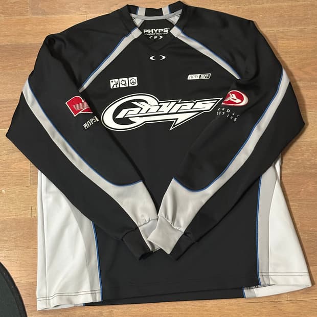 피지컬 디파트먼트 롱슬리브 (L)