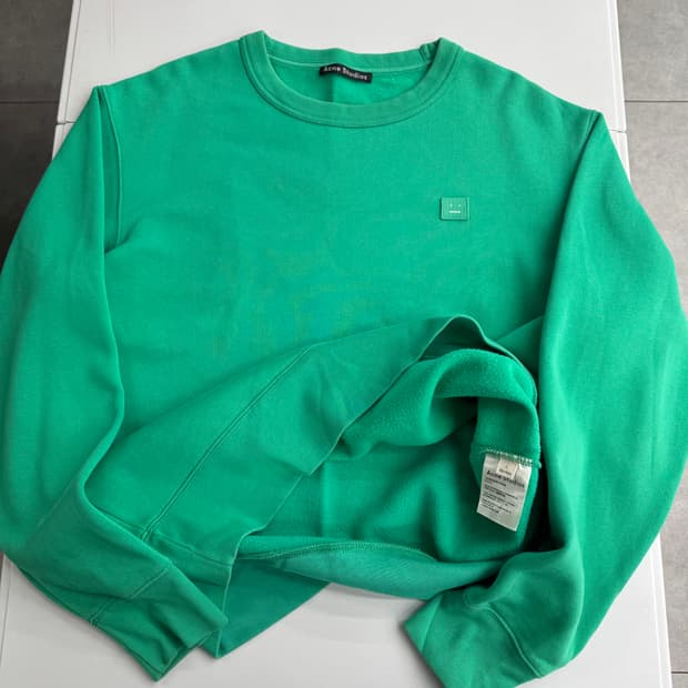 아크네스튜디오 맨투맨 