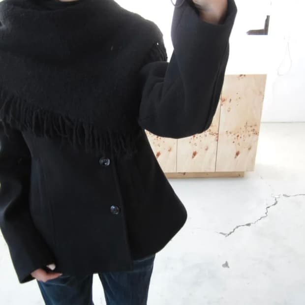 하이넥 버튼 자켓