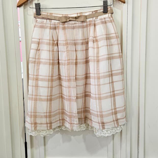 레스트로즈 밀크라떼 체크 스커트