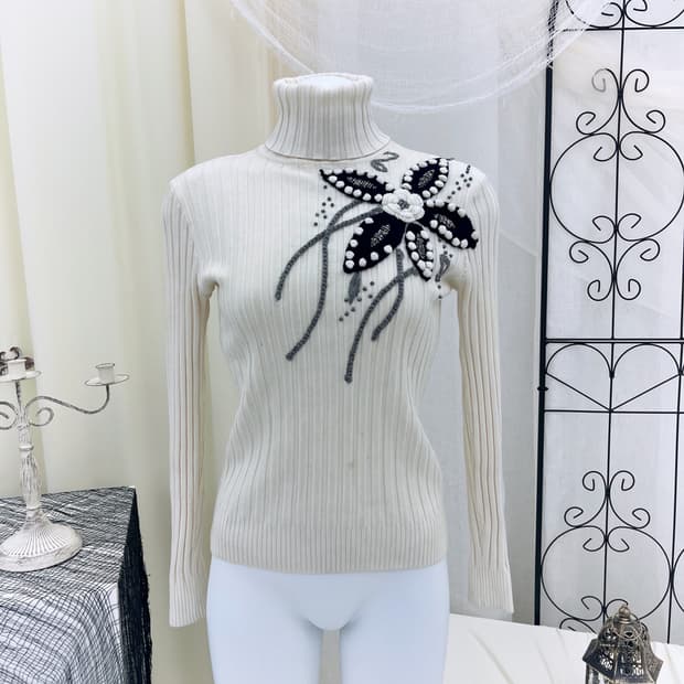 아이보리 플라워 니트