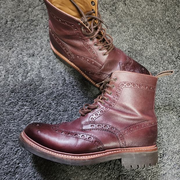 그렌슨 윙팁 브라운색 가죽 부츠