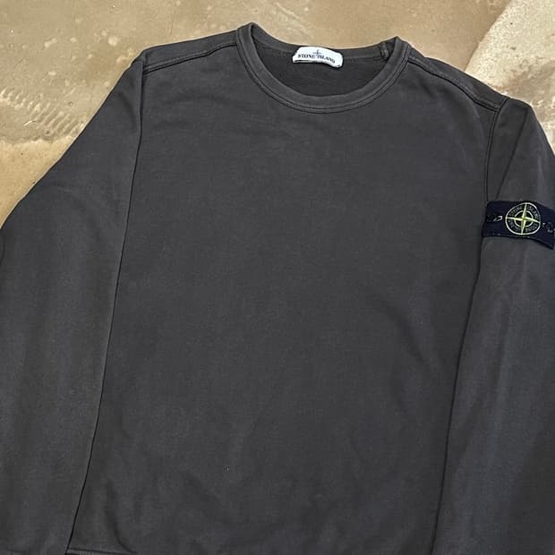 스톤아일랜드 챠콜 롱슬리브