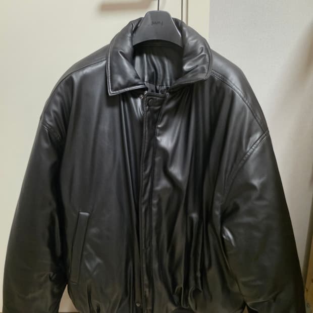 자라 발렌택시맛 페이크레더 패딩 xl