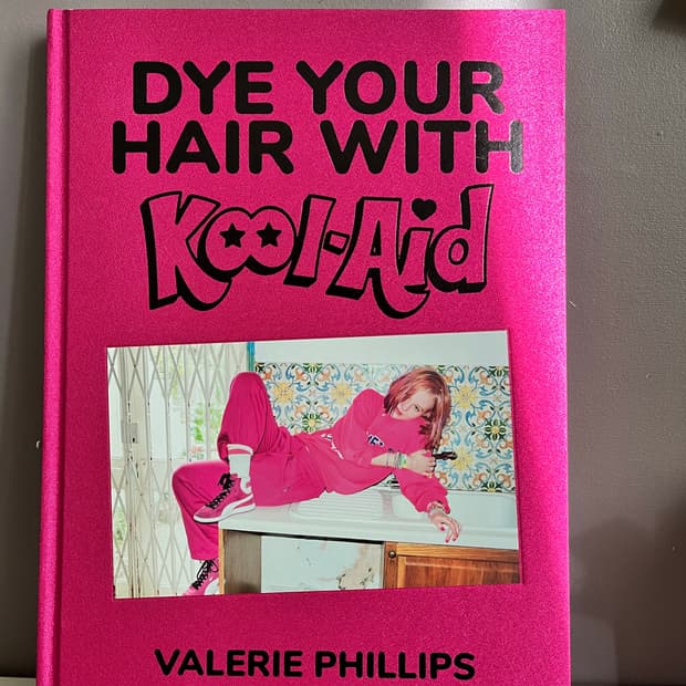 DYE YOUR HAIR WITH Kool-Aid 포토북