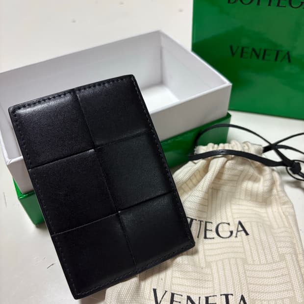 보테가 베네타 카드 케이스 카프스킨 블랙