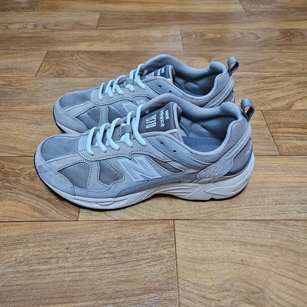 뉴발란스 878 그레이 270