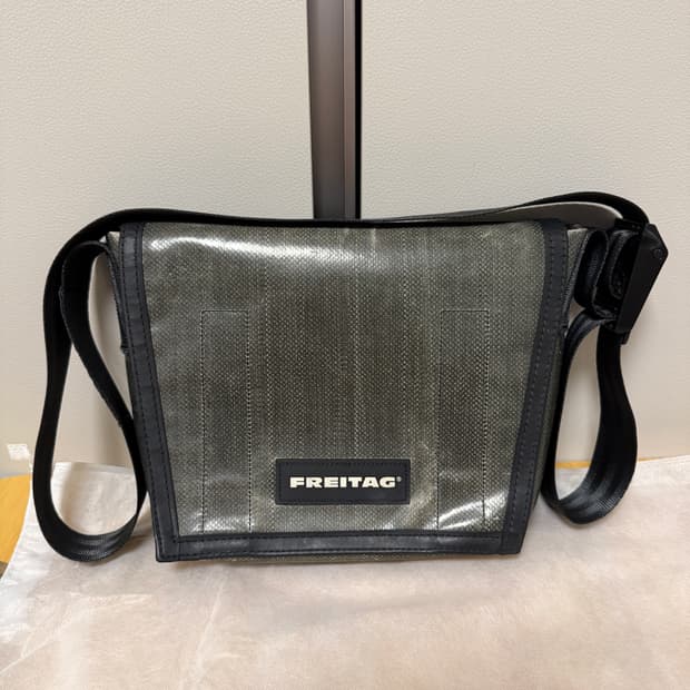 프라이탁 라씨 (희귀한 차콜 패턴)