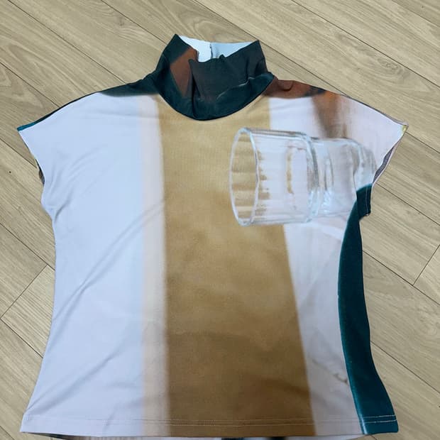 씬 하이넥 티셔츠 (Table)