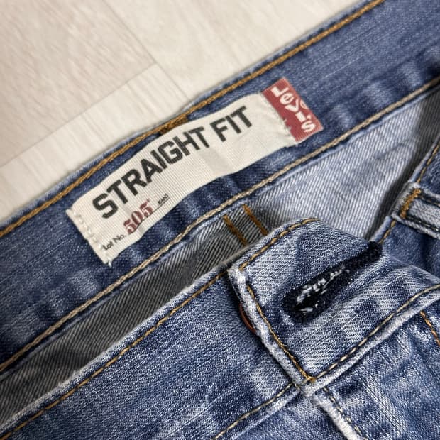 리바이스 505 스트레이트 핏 데님