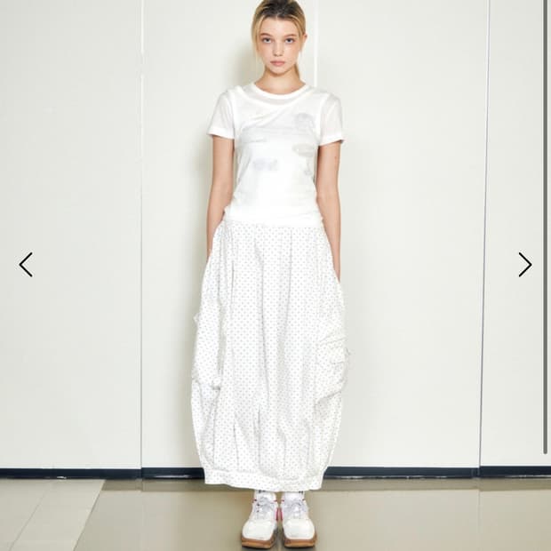 로레일즈 tuck cargo long skirts size 2