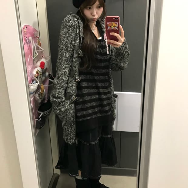 블랙 오프숄더 스트라이프 너드 모리걸 코디세트