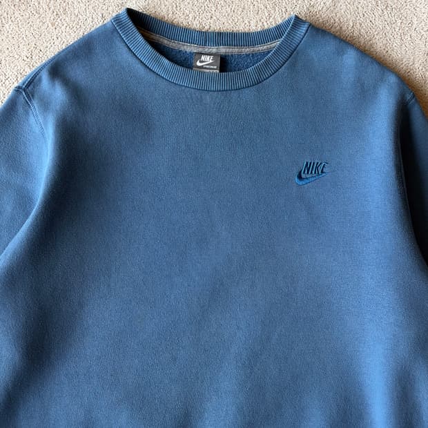 나이키 스우시 스웻셔츠