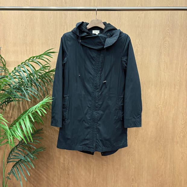 헬무트랭 후드 아웃도어 자켓 스트링 사이드 포켓 하부 절개 디테일 블랙