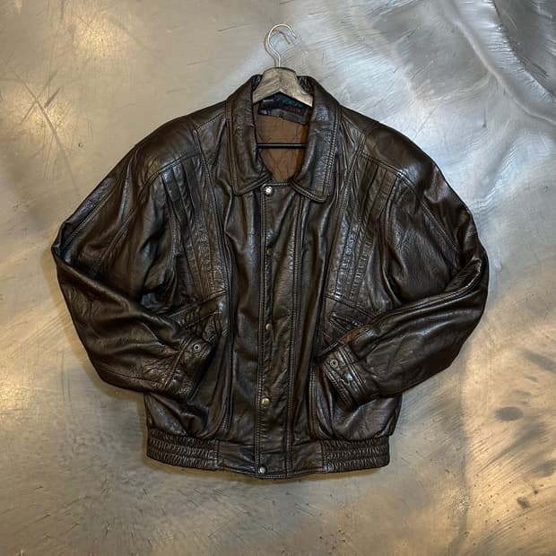 Brown bomber leather jk