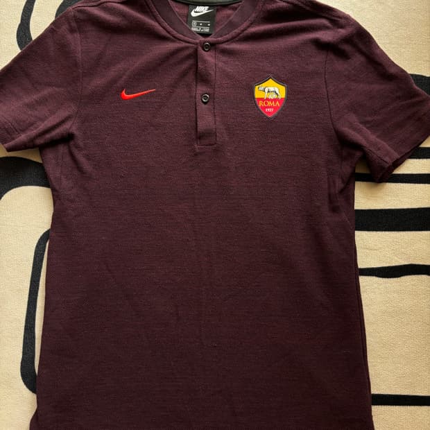 나이키 AS 로마 헨리넥 티셔츠 (M)