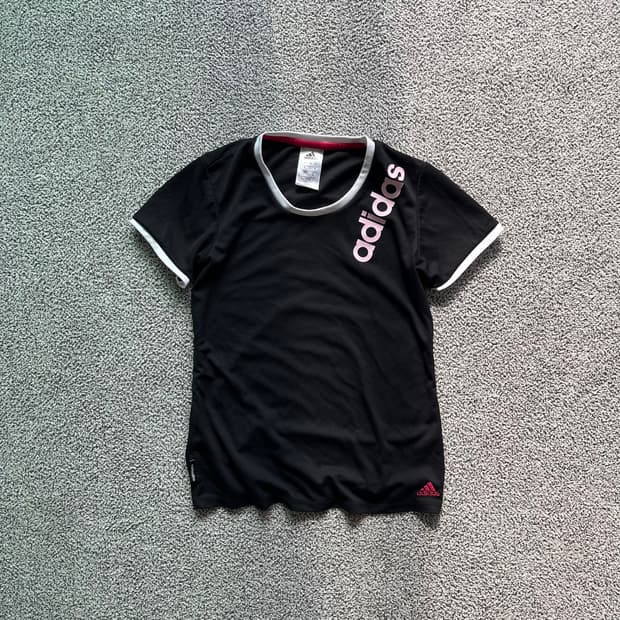 Adidas . 아디다스 핑크로고 링거티셔츠
