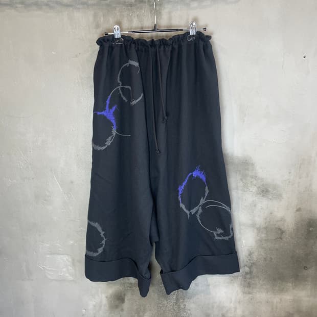 요지 야마모토 울 서클 자수 팬츠